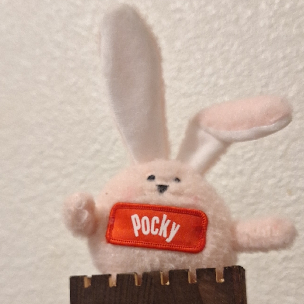 Limited‎ Edition Spring Box Strawberry Cream Pockys Bunny - Picture 4 of 8